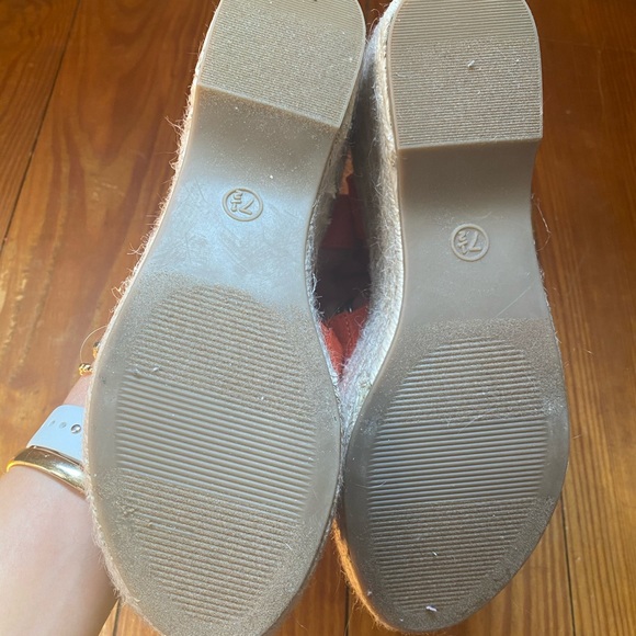 Universal Thread Sandals - Picture 3 of 3